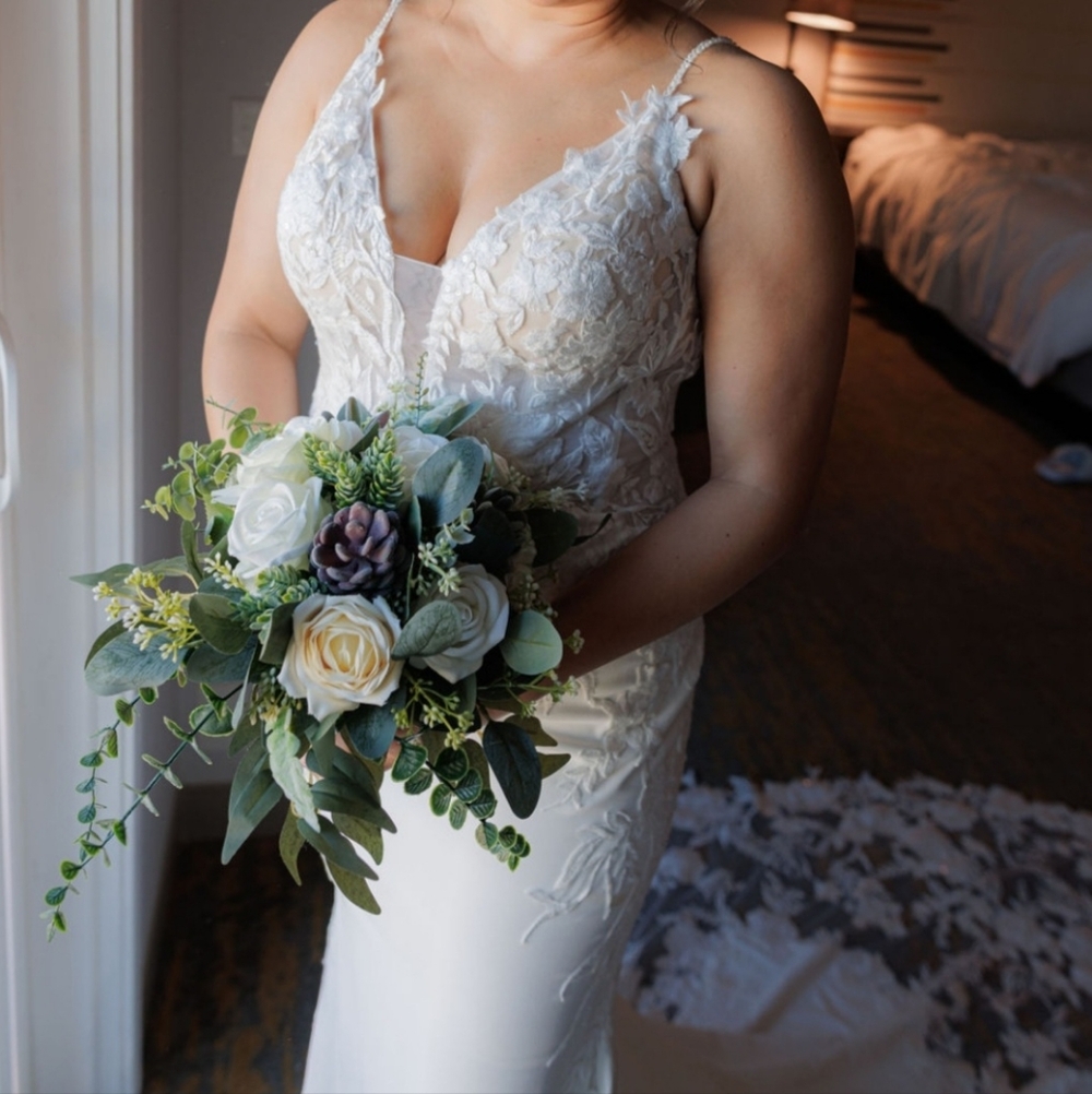 Lace Ivory Wedding Dress, Bridal Gown, Floral Applique, Trumpet,  Size 12/14 - Picture 5 of 7